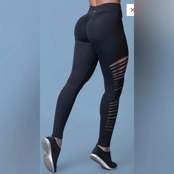 CANOAN SCRUNCH BOOTY LIFT! TORN LASER CUT LEGGING - Picture 2 of 9